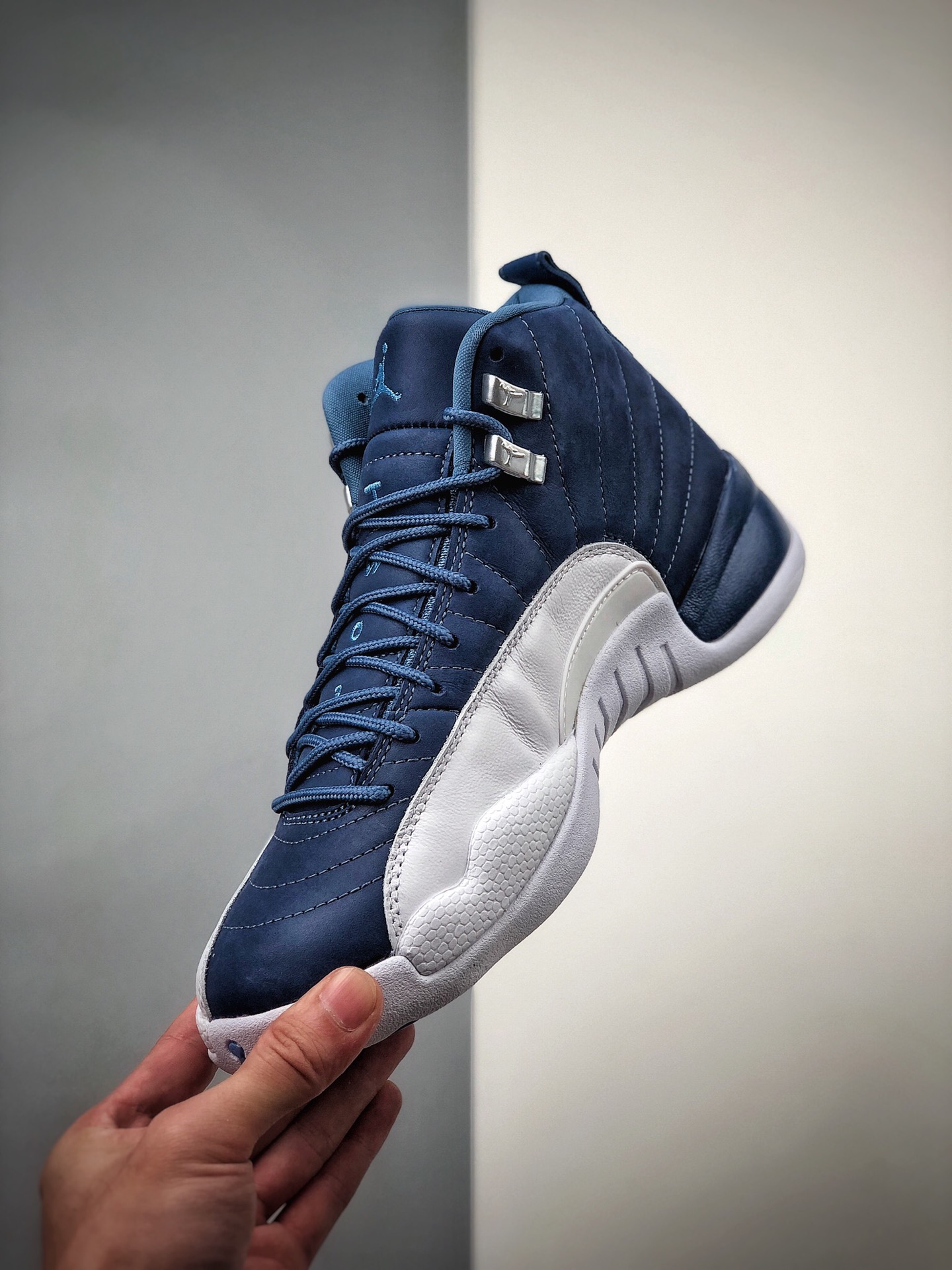 480 降价原550 Air Jordan 12 黑黄白兰 进口碳版 极限提升拉力 后尾23数字专属标识