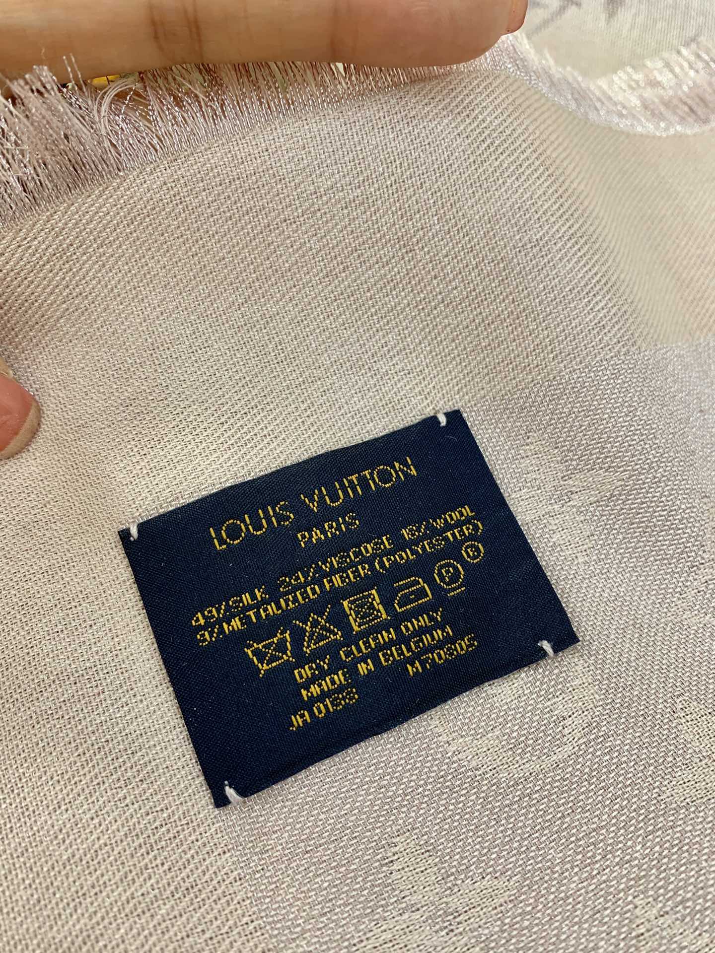 LV路易威登Shine Monogram 染色纱线金属丝混纺披肩M75122 M70805 M75120 M75121 M75123