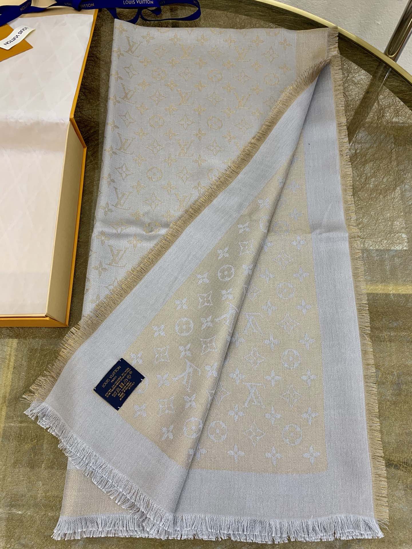 LV路易威登Shine Monogram 染色纱线金属丝混纺披肩M75122 M70805 M75120 M75121 M75123