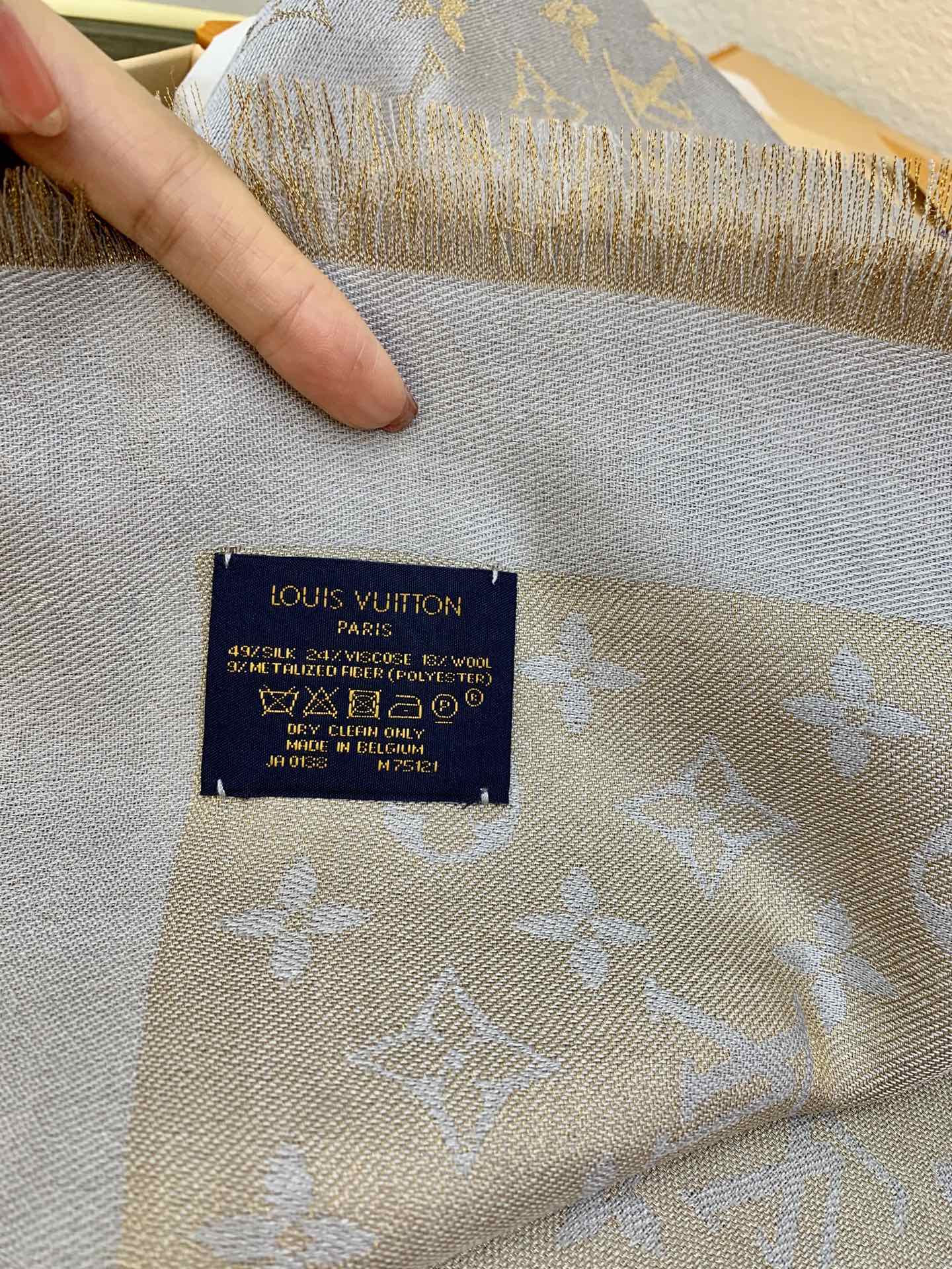 LV路易威登Shine Monogram 染色纱线金属丝混纺披肩M75122 M70805 M75120 M75121 M75123