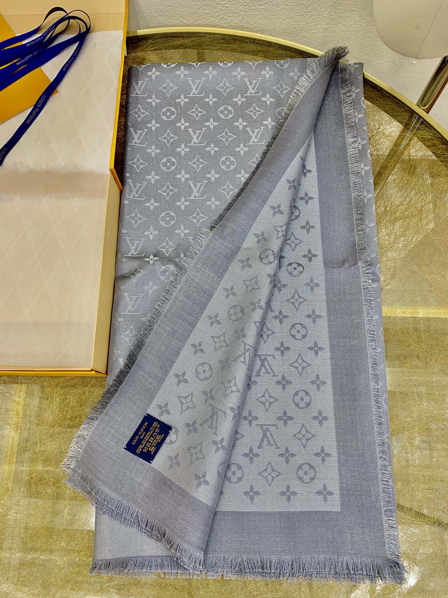 LV路易威登Shine Monogram 染色纱线金属丝混纺披肩M75122 M70805 M75120 M75121 M75123