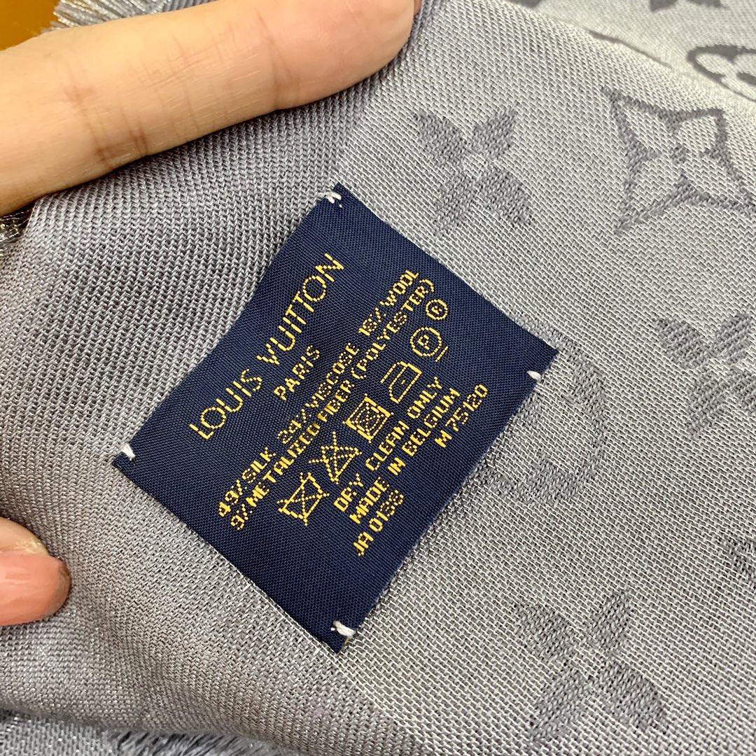 LV路易威登Shine Monogram 染色纱线金属丝混纺披肩M75122 M70805 M75120 M75121 M75123