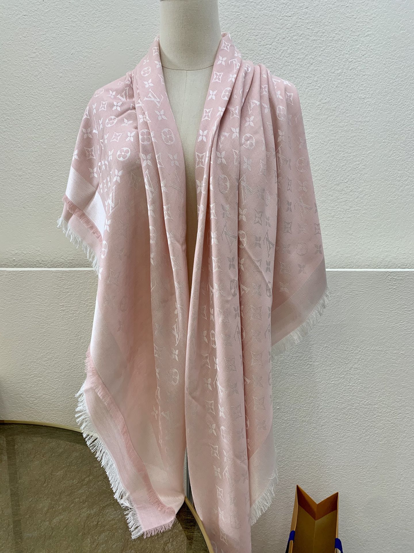 LV路易威登Monogram Denim披肩M71378 M71382 M71330 M71329 M72412 M72046 M72273