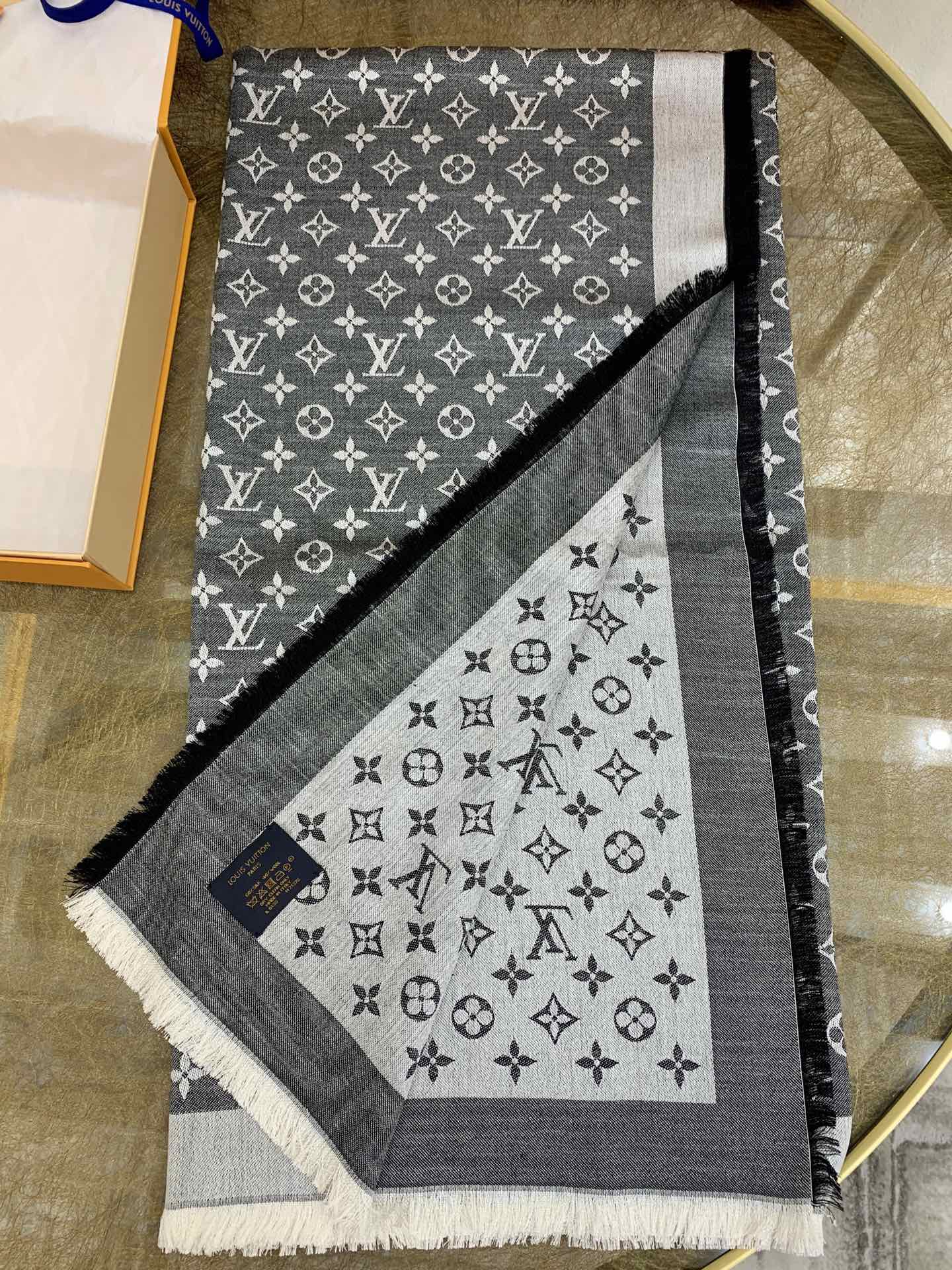 LV路易威登Monogram Denim披肩M71378 M71382 M71330 M71329 M72412 M72046 M72273