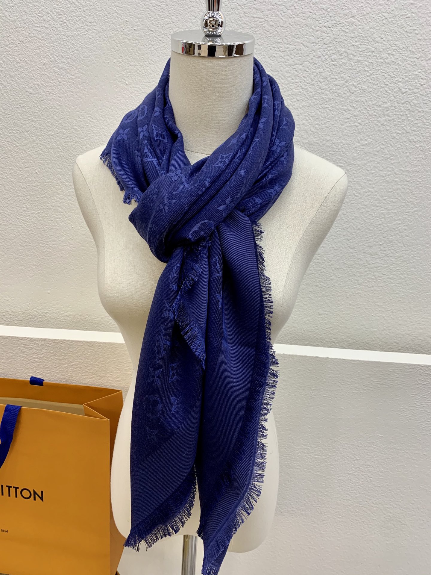 LV路易威登Monogram Denim披肩M71378 M71382 M71330 M71329 M72412 M72046 M72273