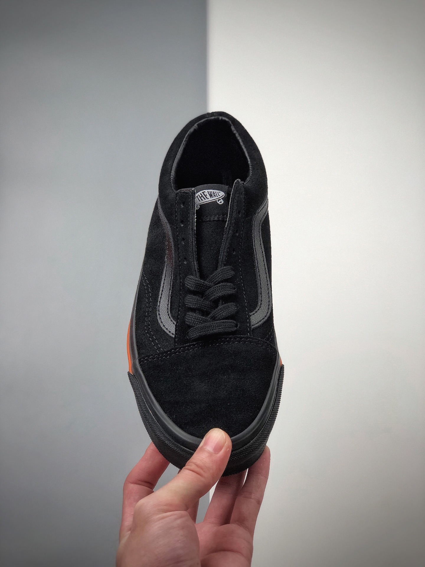 150  Vault by Vans x WTAPS OId Skool联名系列黑橙鞋款回归