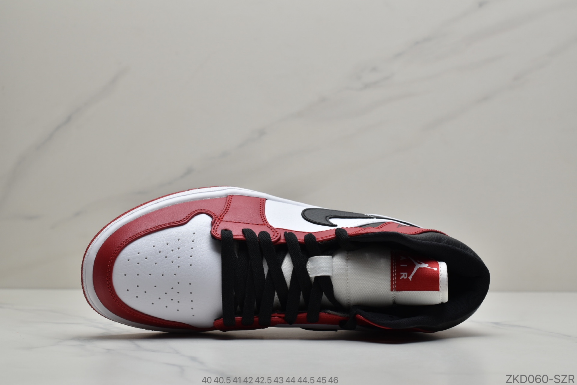 270 公司级Air Jordan 1 Mid  中帮篮球鞋精雕细琢鞋型极致飞翼3D打印改良 554727-173