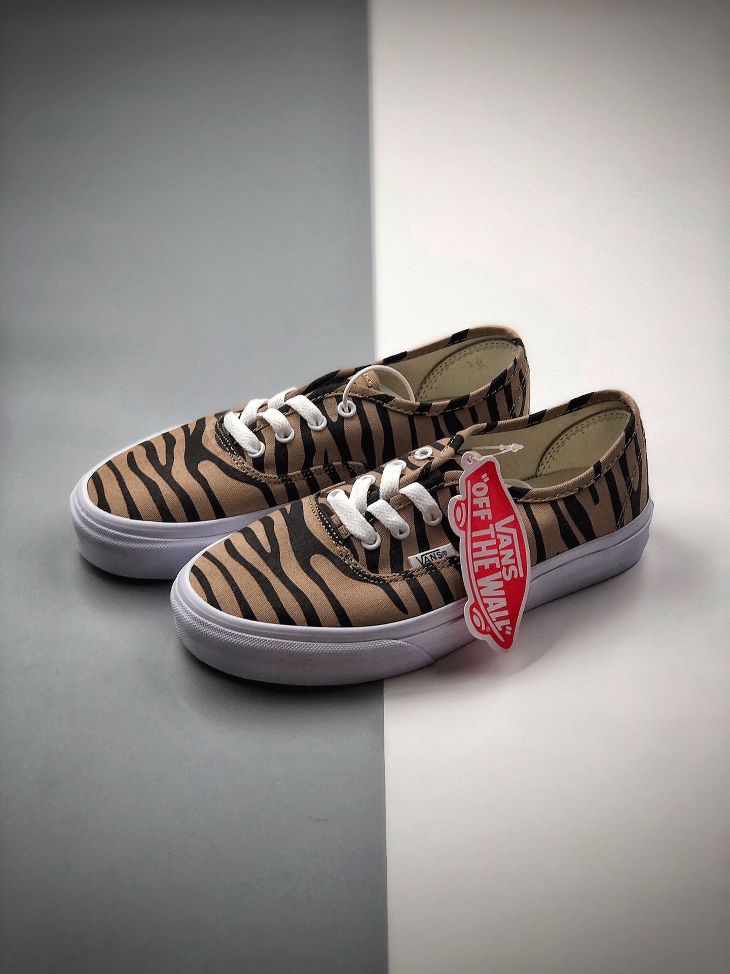 140   最新种草款小红书已沦陷！ Vans Era 95 DX 万斯 斑马豹纹 低帮硫化帆布鞋来啦