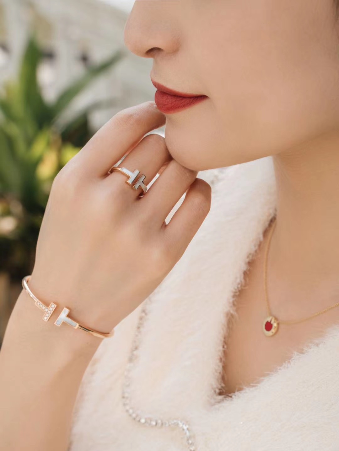 Tiffany & Co. T two 双t圆形锁骨项链