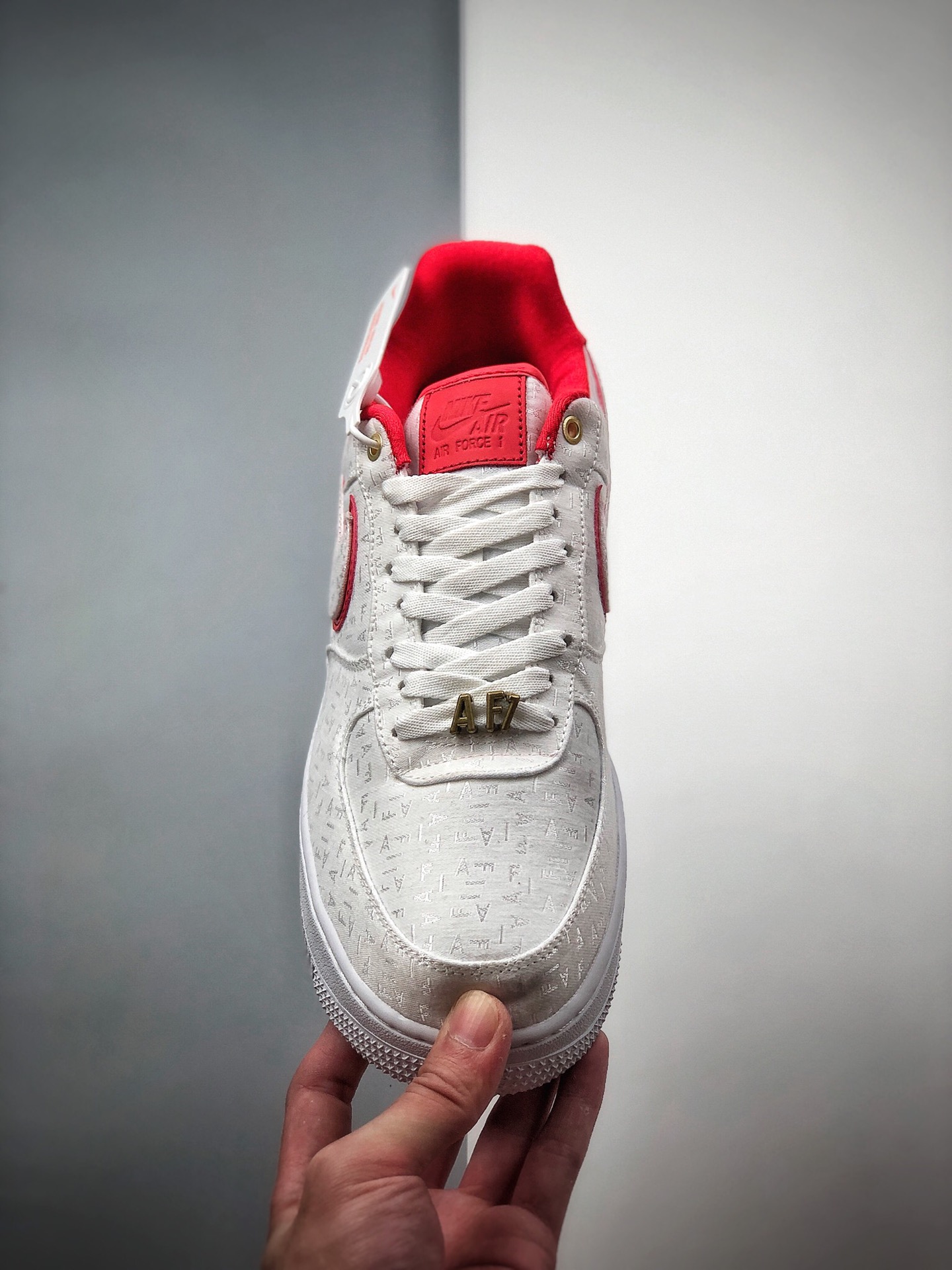 230 Nike Air Force AF1 空军“白红丝绸刺绣”Nike Sportswear 为女生推出两款全新 898889-101