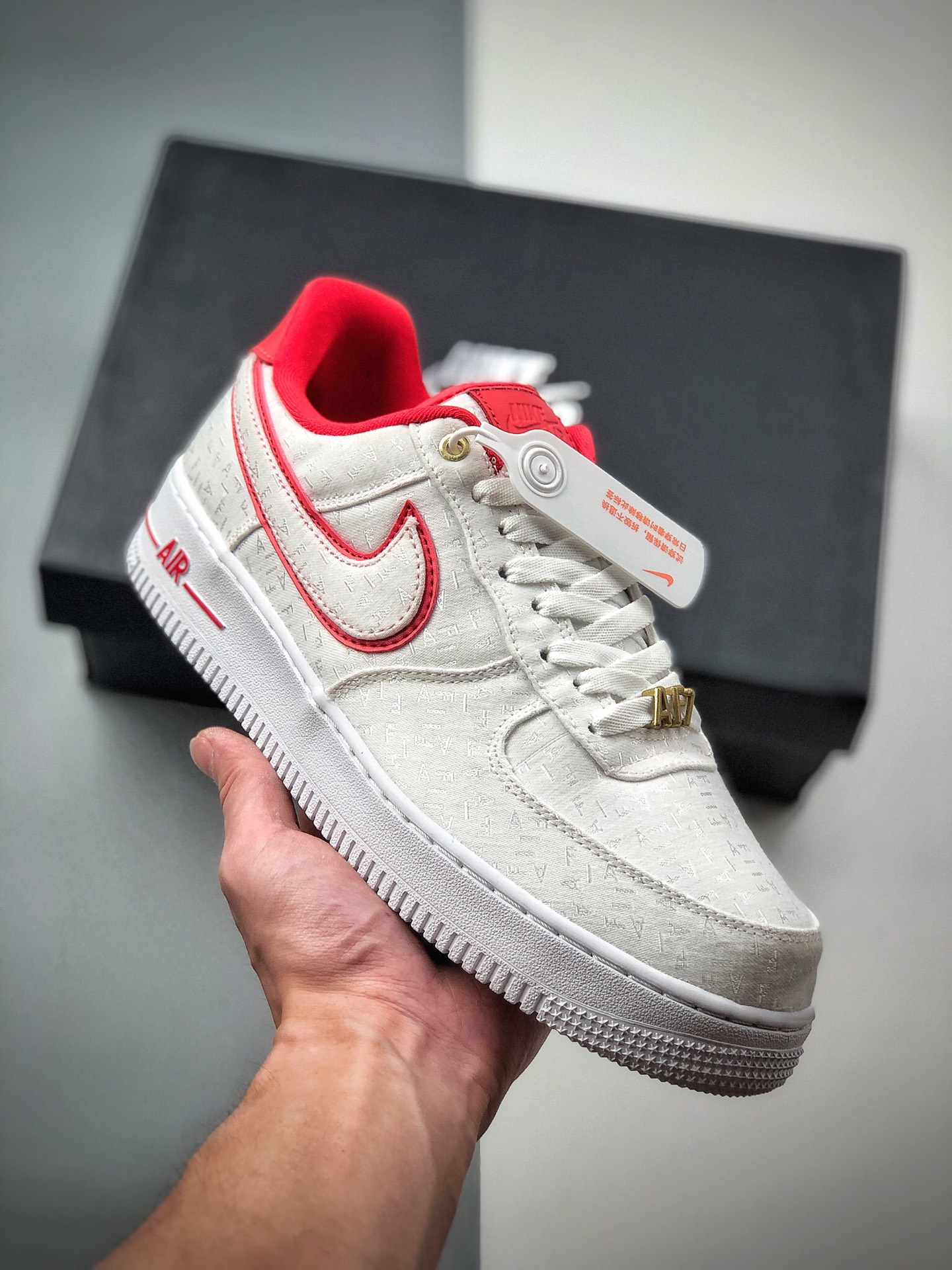 230 Nike Air Force AF1 空军“白红丝绸刺绣”Nike Sportswear 为女生推出两款全新 898889-101