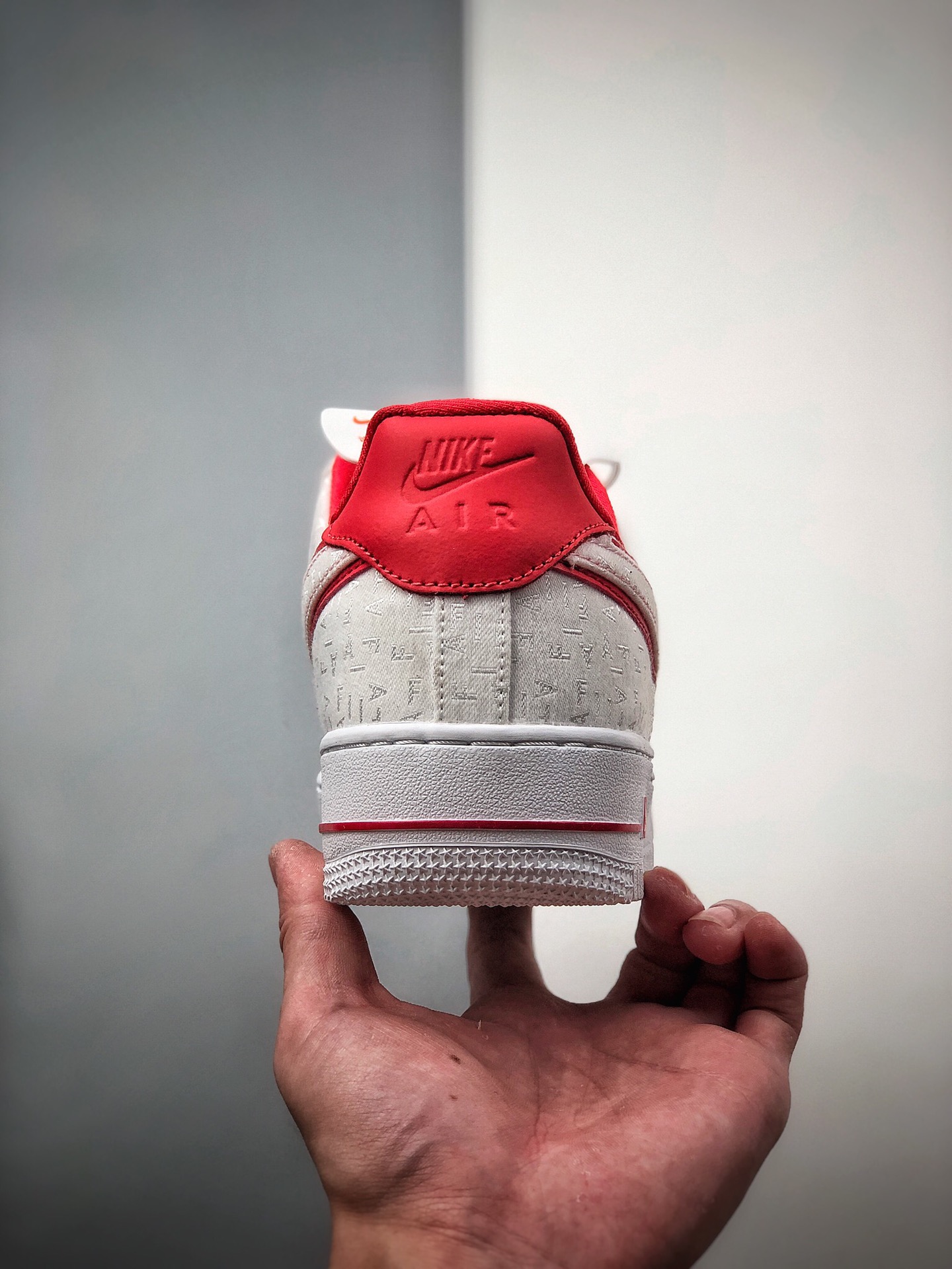 230 Nike Air Force AF1 空军“白红丝绸刺绣”Nike Sportswear 为女生推出两款全新 898889-101