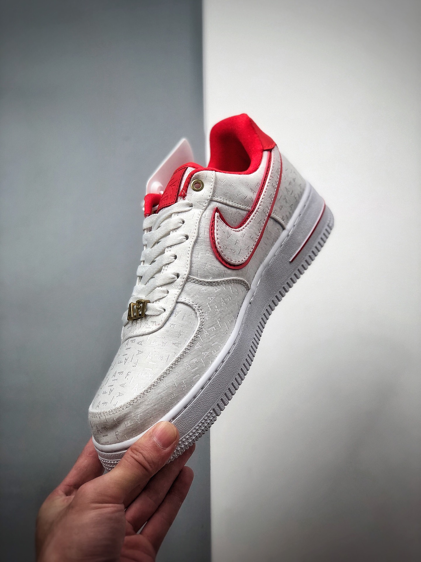 230 Nike Air Force AF1 空军“白红丝绸刺绣”Nike Sportswear 为女生推出两款全新 898889-101