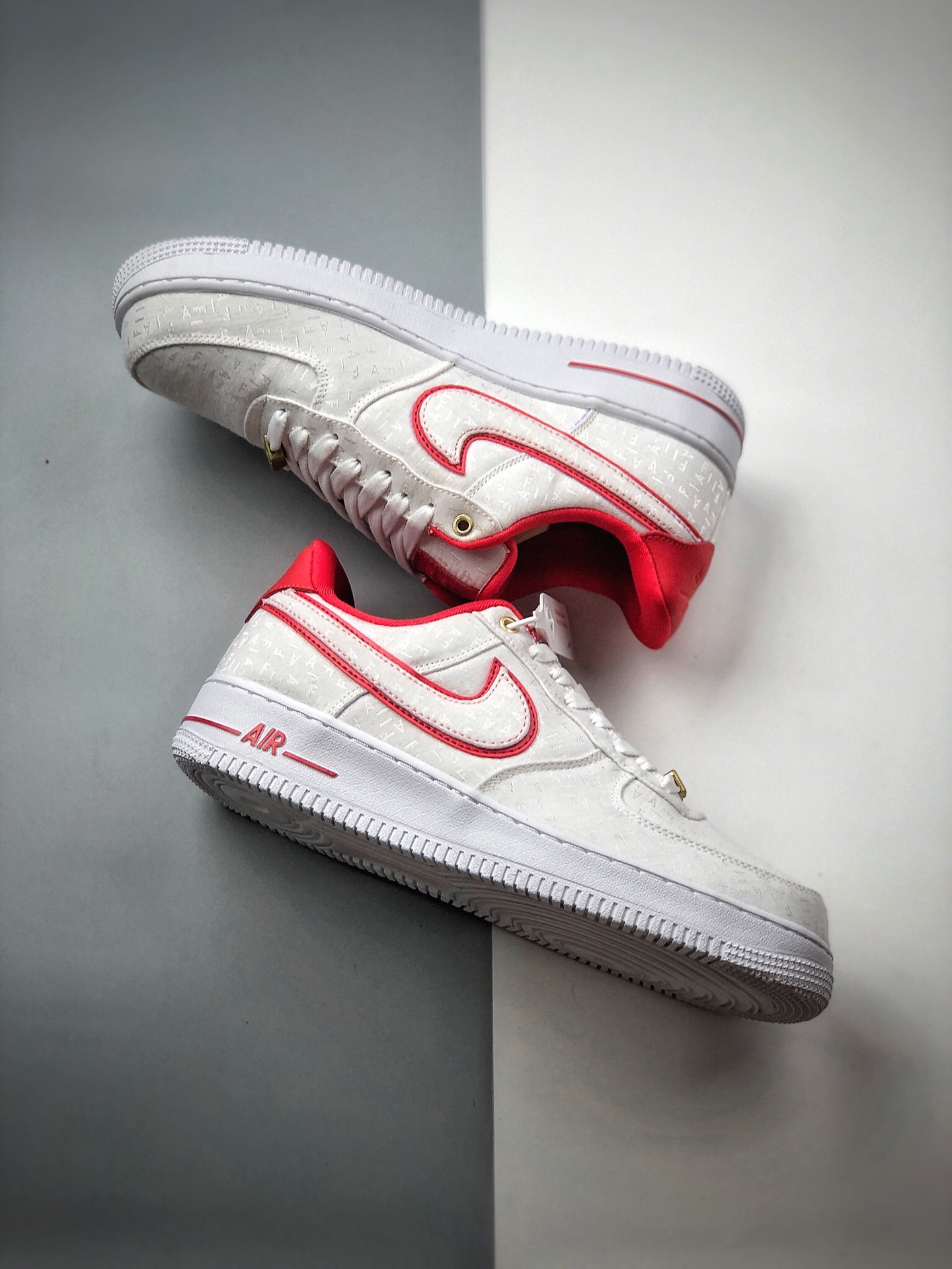 230 Nike Air Force AF1 空军“白红丝绸刺绣”Nike Sportswear 为女生推出两款全新 898889-101