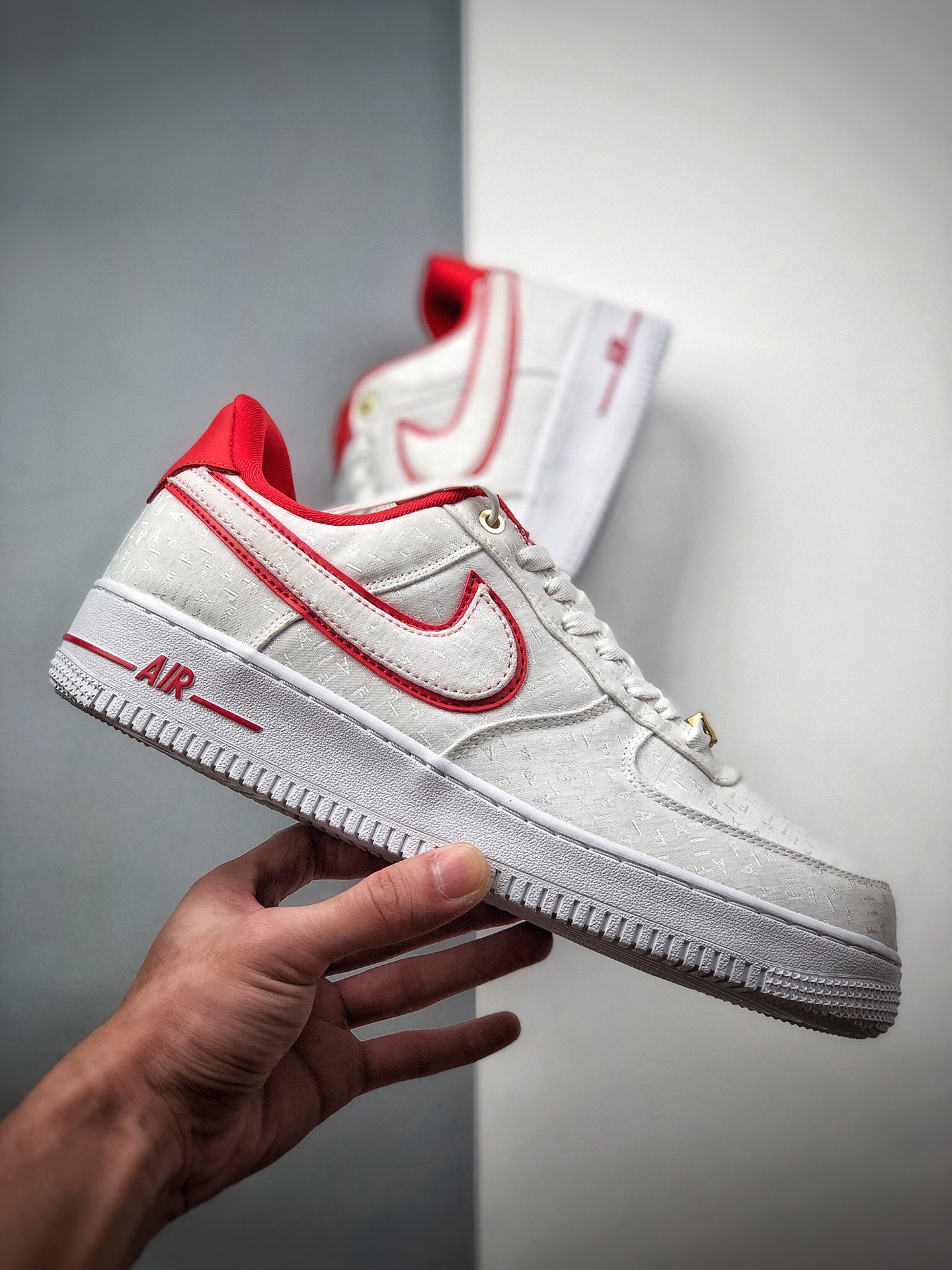 230 Nike Air Force AF1 空军“白红丝绸刺绣”Nike Sportswear 为女生推出两款全新 898889-101