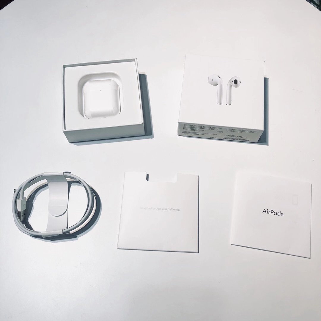 批💰120。Airpods二代 Airpods2代蓝牙耳机
真电池显示版本同步官方链接操作
入耳检测感应同步音质续航唤醒siri
洛达芯片5.0蓝牙系统 Apple苹果原装
音质上面的效果绝对是带来惊喜的音乐感代入感非常足
不会像市面上普通的蓝牙耳机一样粗糙