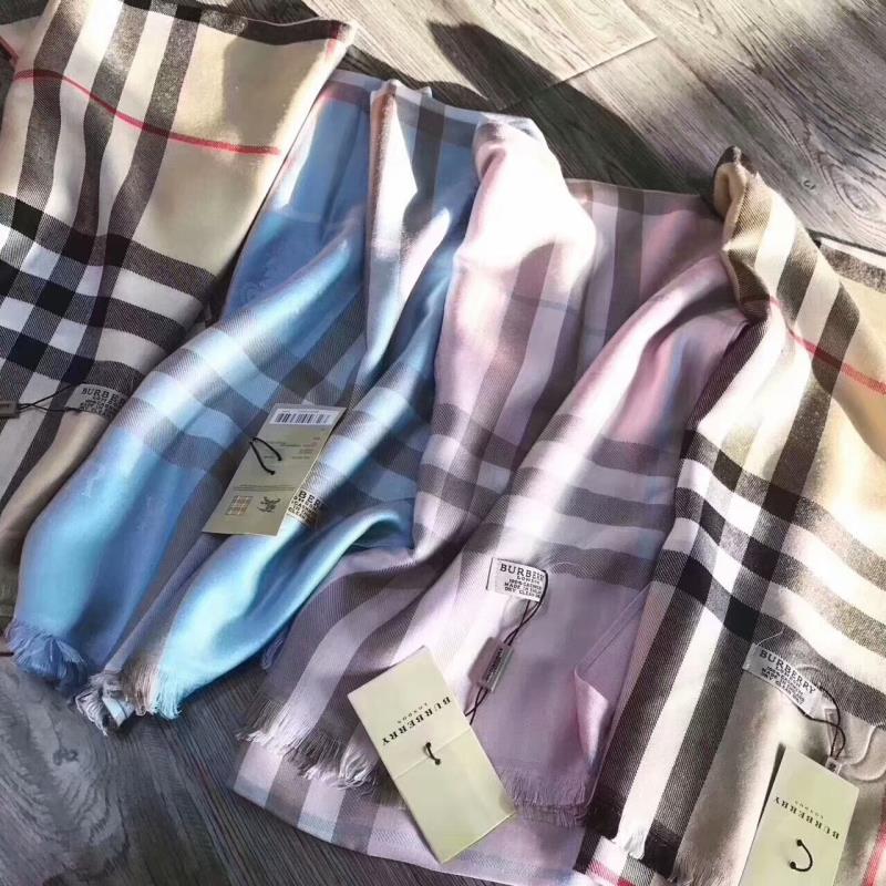 Burberry - Cashmere Scarf