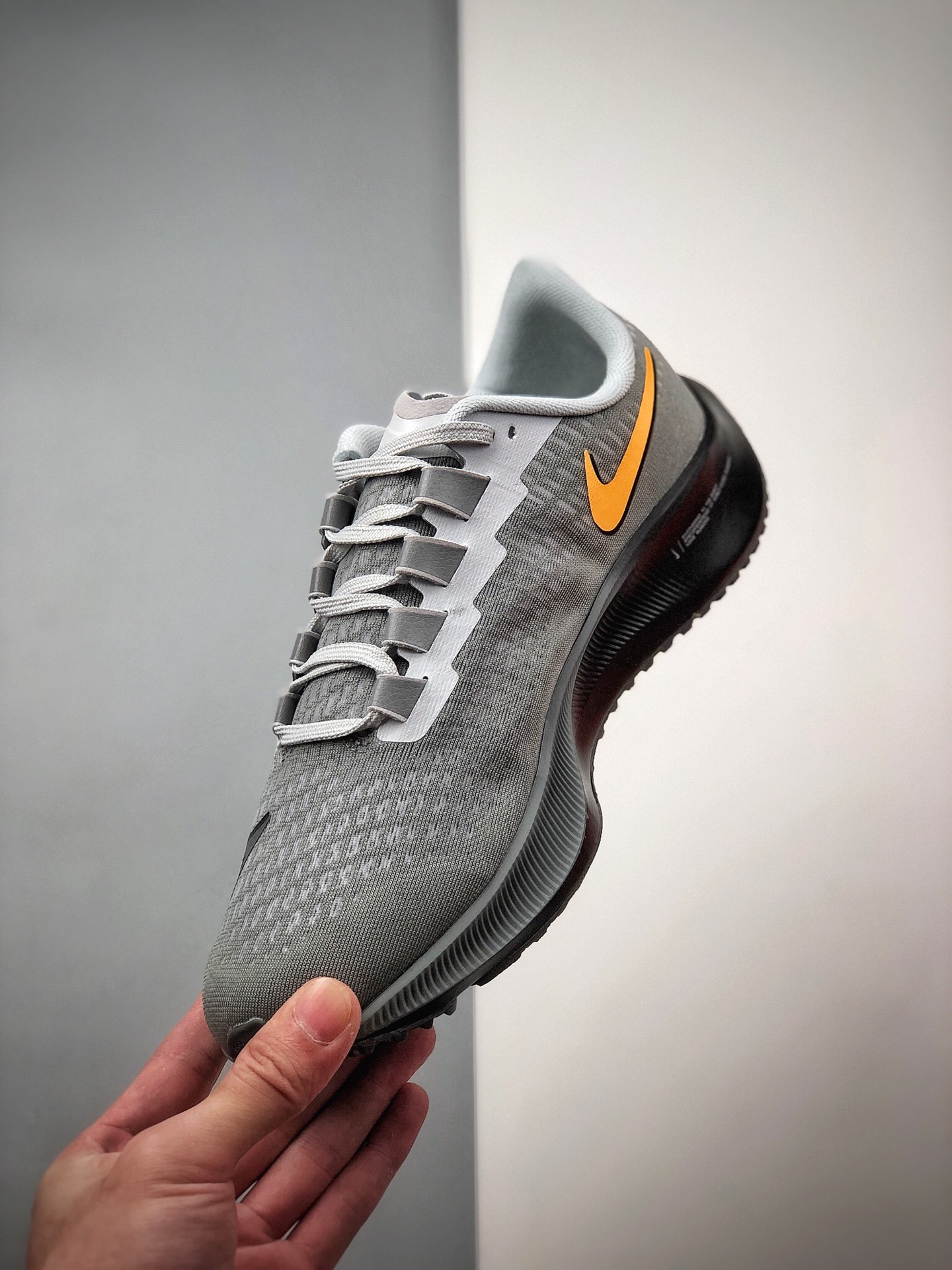 200 公司级耐克NIKE Zoom Pegasus 37 登月37代  透气缓震疾速跑鞋 DA4662-001
