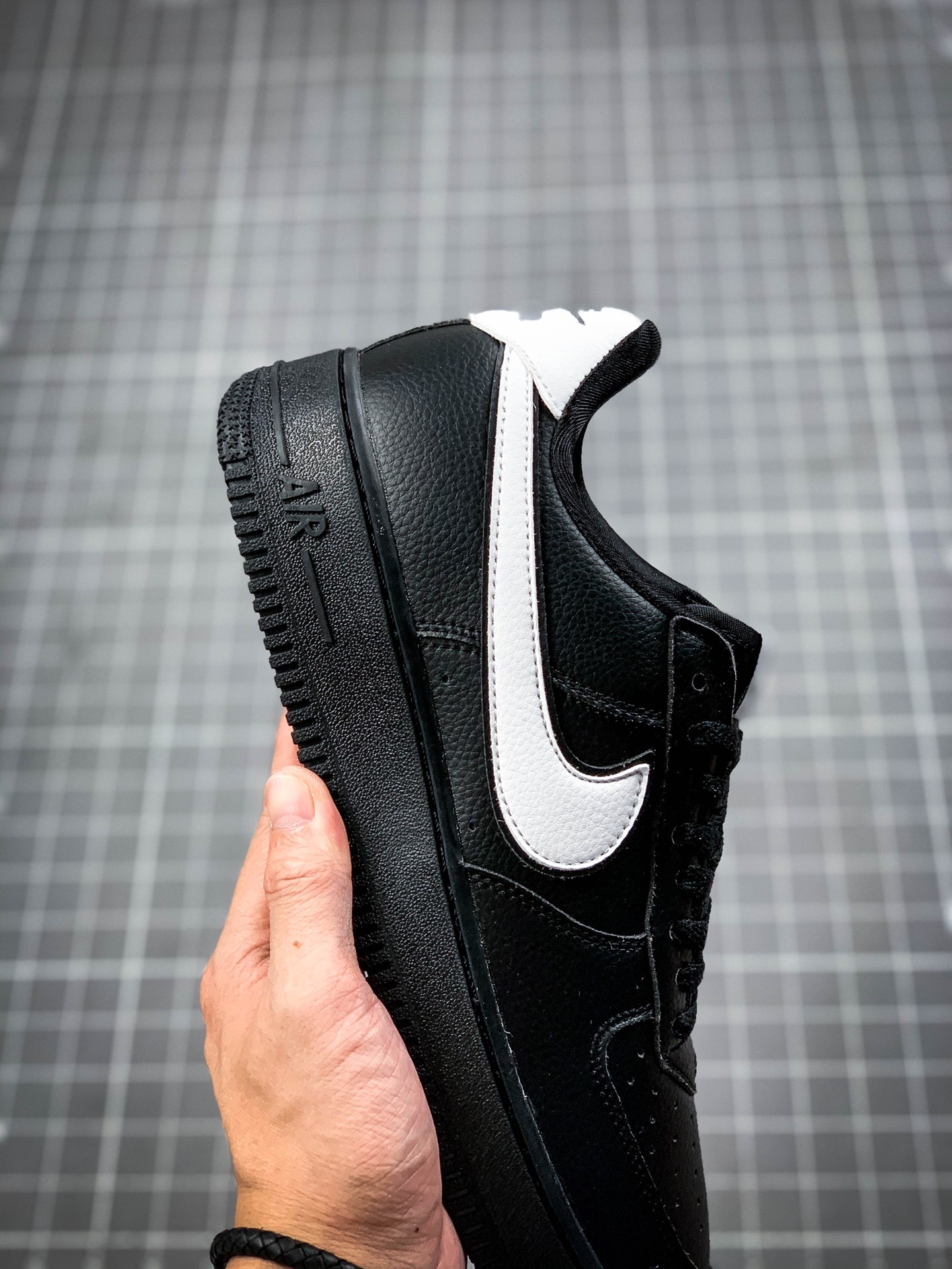 170 耐克Nike Air Force 1 Low Retro QS  ”FRIDAY” 空军一号低帮休闲运动板鞋  货号：CQ0492-001