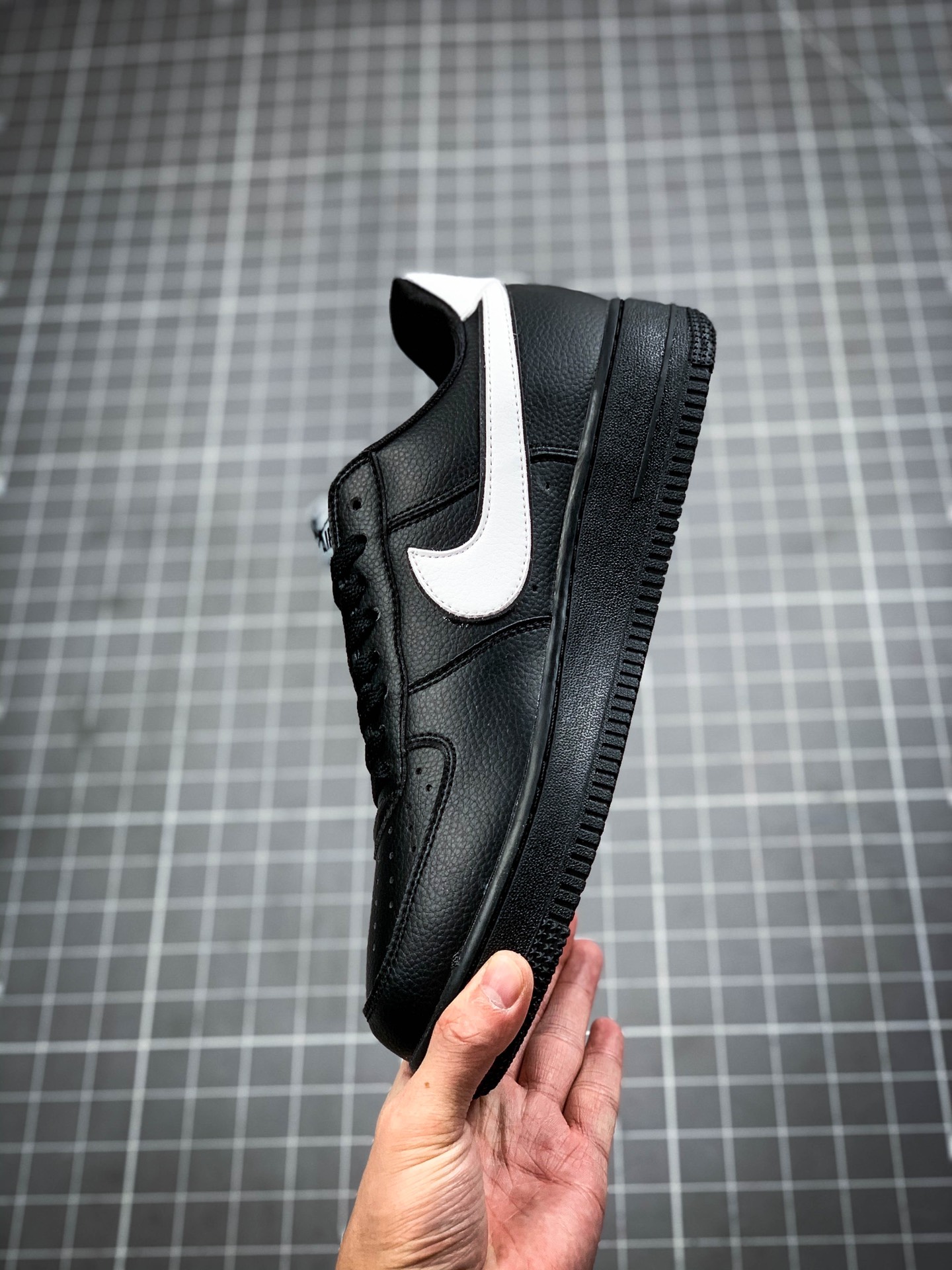170 耐克Nike Air Force 1 Low Retro QS  ”FRIDAY” 空军一号低帮休闲运动板鞋  货号：CQ0492-001