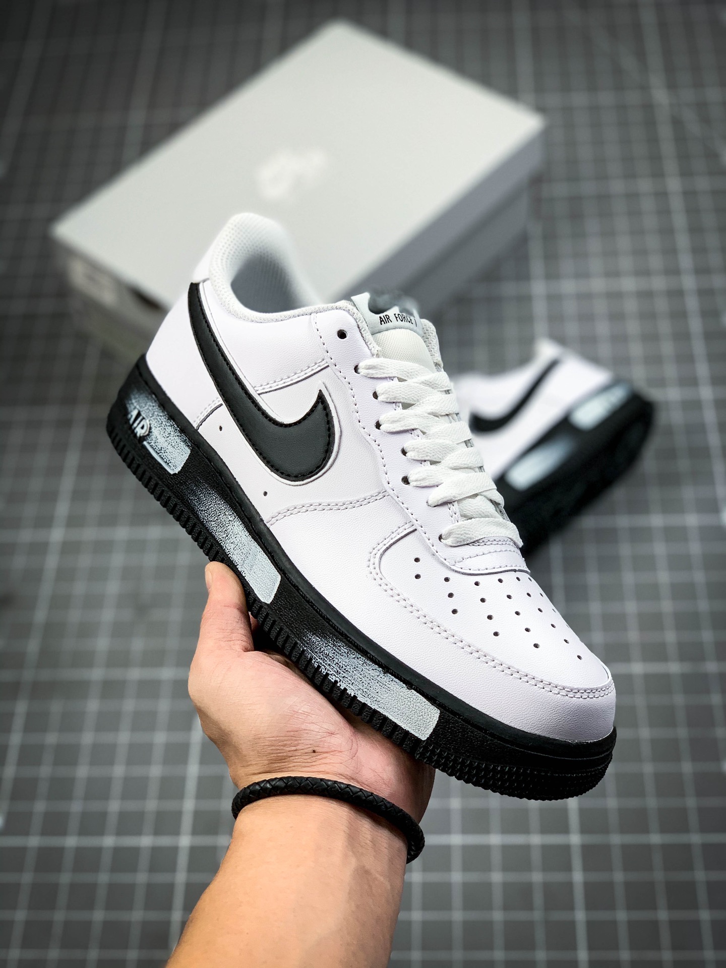 230 Nike Air Force 1 Low 黑白涂鸦 货号：cz7898 100