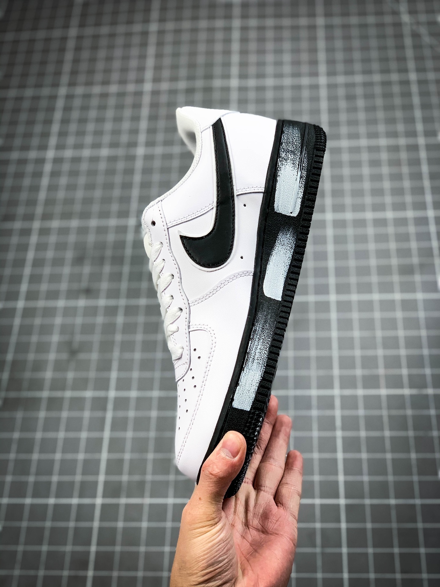 230 Nike Air Force 1 Low 黑白涂鸦 货号：cz7898 100
