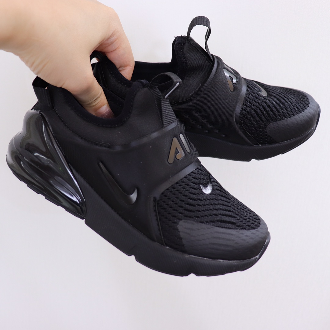 NO:211032,NK air cushioned children's shoes. The shoe mouth is elastic and the shoeless design makes it easier for babies to put on and take off by themselves!  There is an air cushion on the heel, which can greatly reduce the pressure on the shoes on the foot. It has an anti-slip, wear-resistant sole, clear patterns, strong and durable, Nike series,19860909ＮＫ气垫一脚蹬童鞋 鞋口有弹性,无鞋带的设计让宝宝自己更加容易穿脱！后脚跟处是气垫哦,可以很好的减缓鞋子对脚步的压力 防滑耐磨大底,纹路清晰,结实耐穿,耐克系列,,Children's