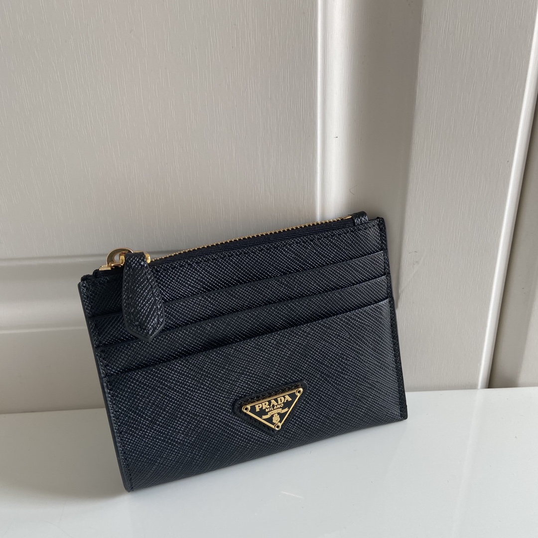 Prada Good-looking yet practical gold stamps