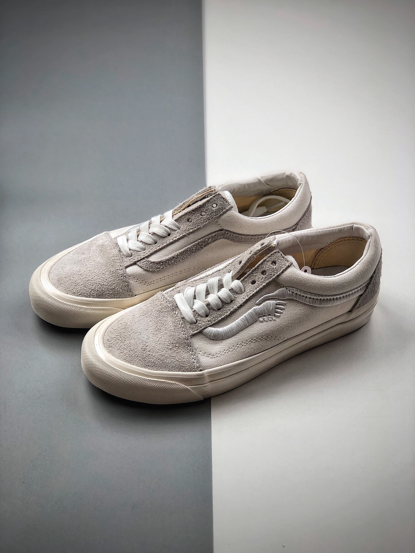 150 万斯 Vans 握手 刺绣 不对称镜像 黑色、白色  Old Skool高端支线联名LX NY03/NY04