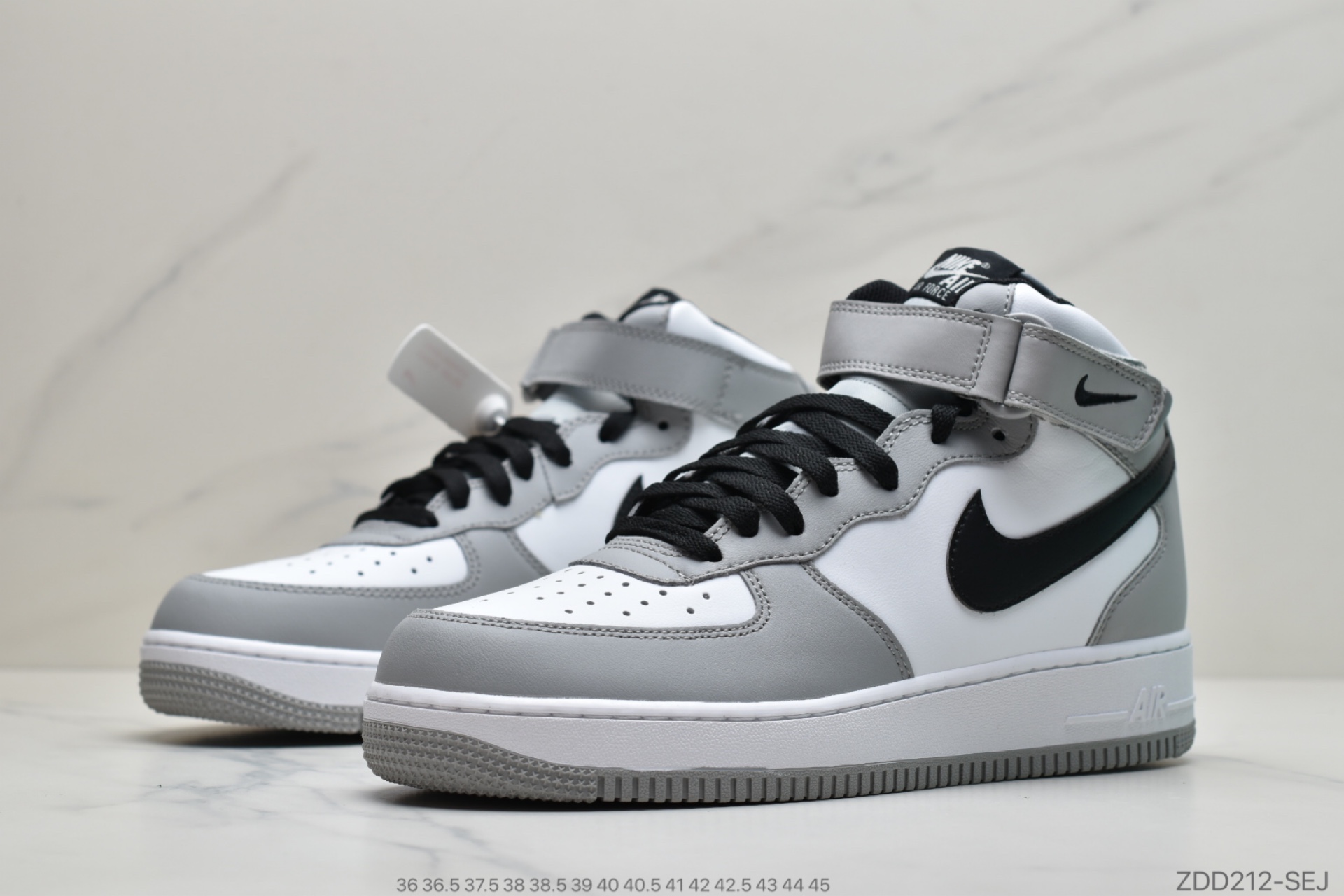 230 耐克NIKE NIKE AIR FORCE 1 07 PRM 烟灰 空军一号系列休闲运动板鞋 554724-092