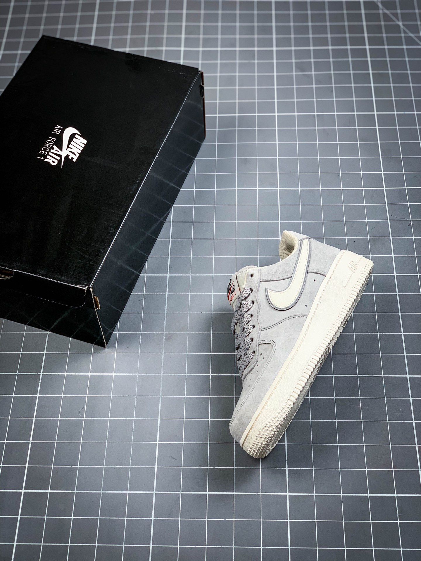 180  Air Force1 Low x Reigning Champ  灰黑麂皮打造  AA1117-126