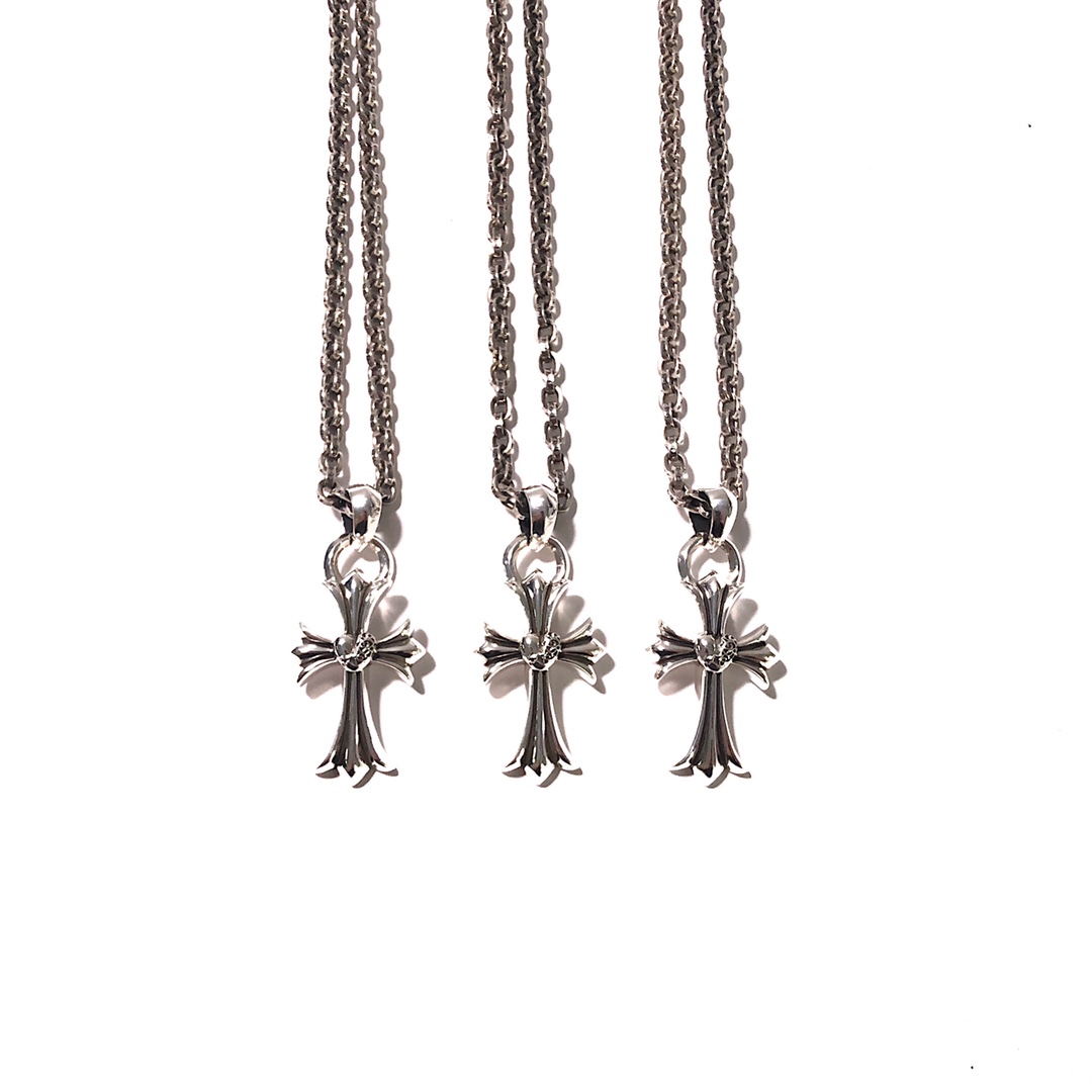 Chrome Hearts 开版 独家拍摄 (MZ)【新品上架】𝗖𝗵𝗿𝗼𝗺𝗲 𝗛𝗲𝗮𝗿𝘁𝘀 克罗心桃心 十字架项链