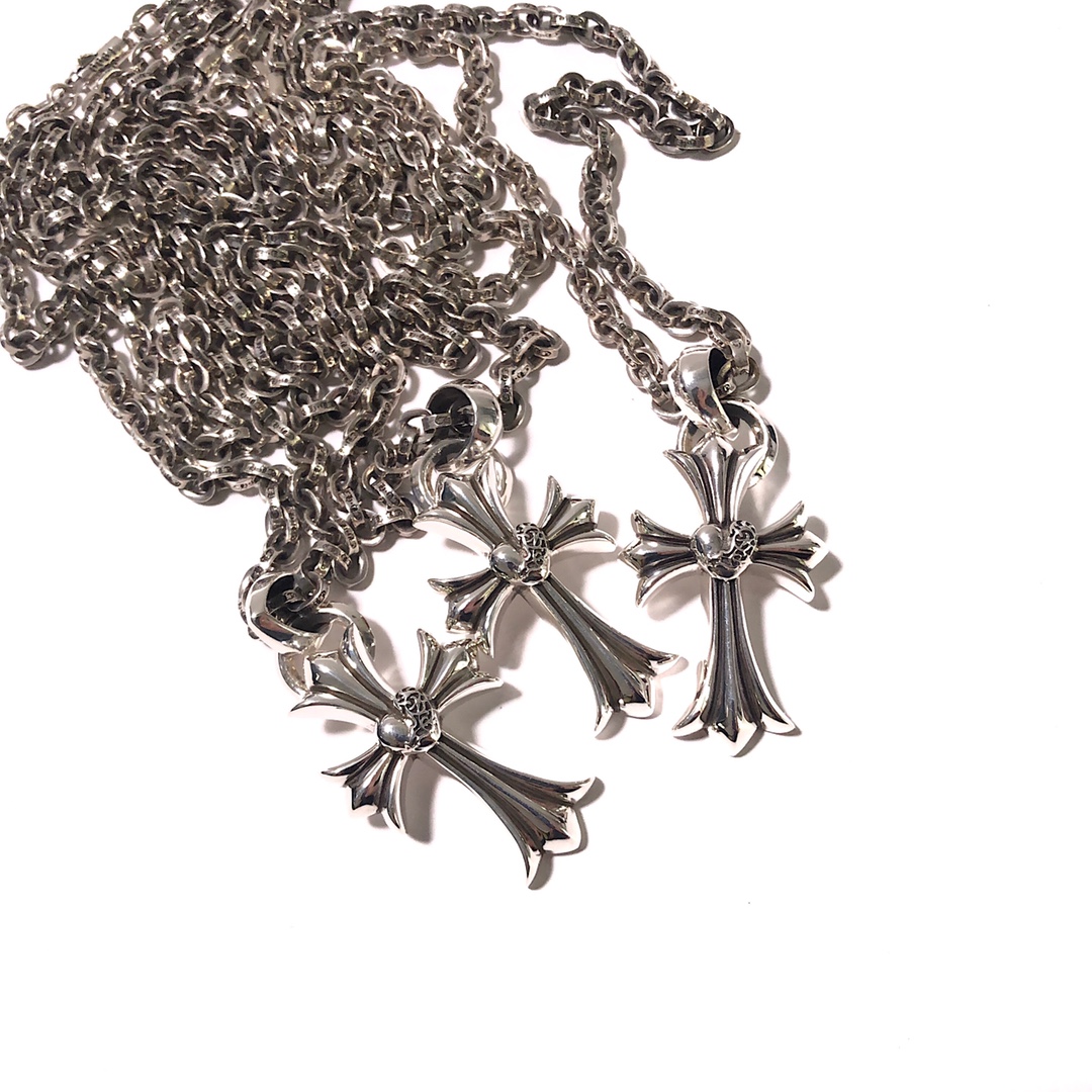 Chrome Hearts 开版 独家拍摄 (MZ)【新品上架】𝗖𝗵𝗿𝗼𝗺𝗲 𝗛𝗲𝗮𝗿𝘁𝘀 克罗心桃心 十字架项链