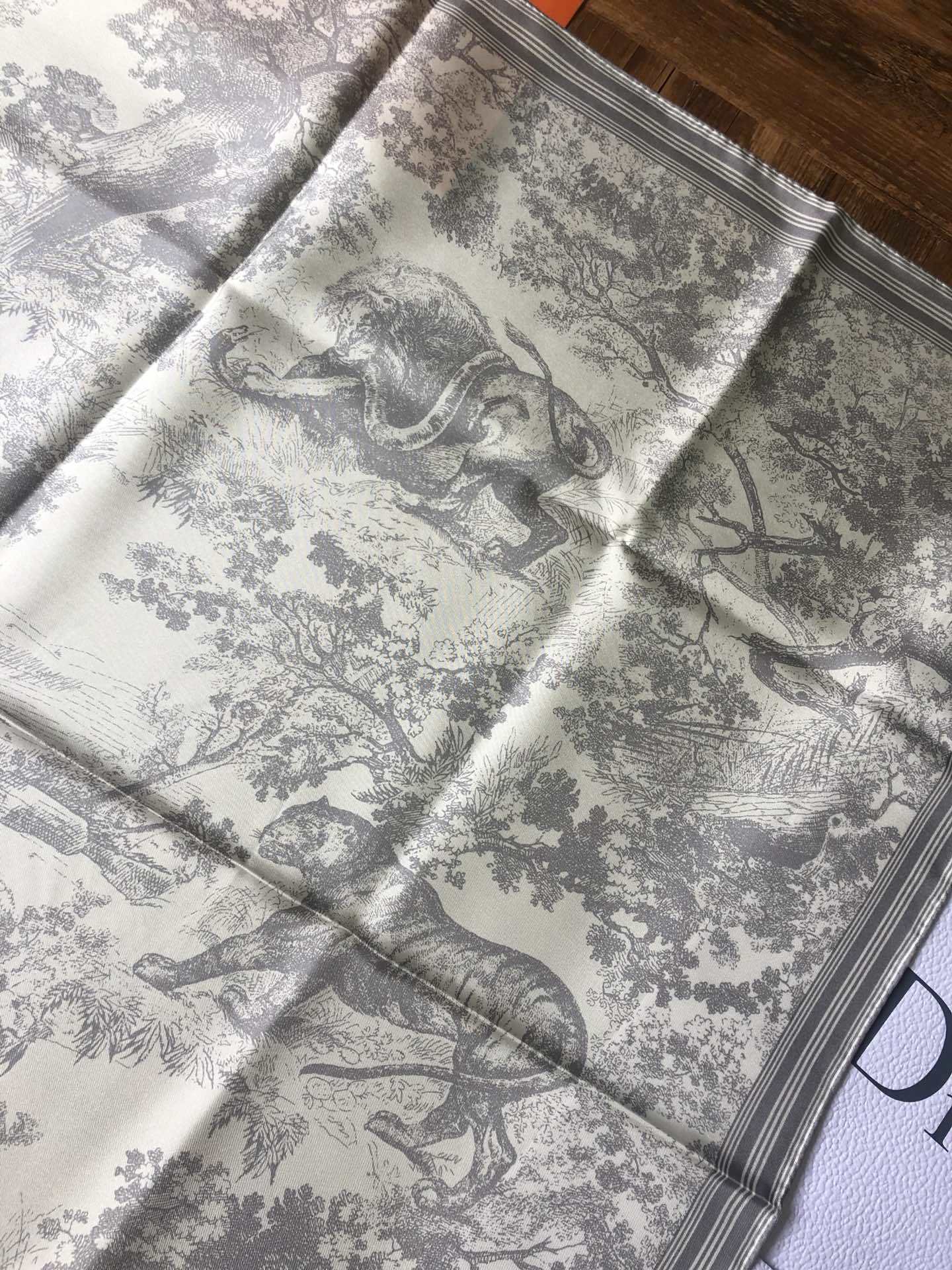 新色灰色美炸的D家丛林动物系列意大利