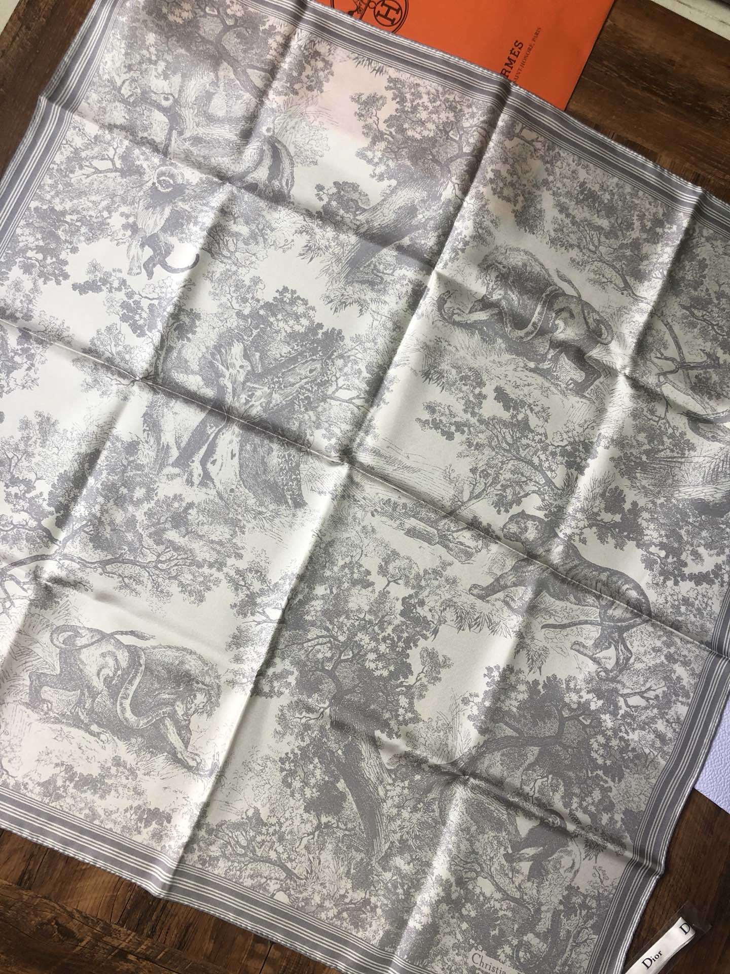新色灰色美炸的D家丛林动物系列意大利