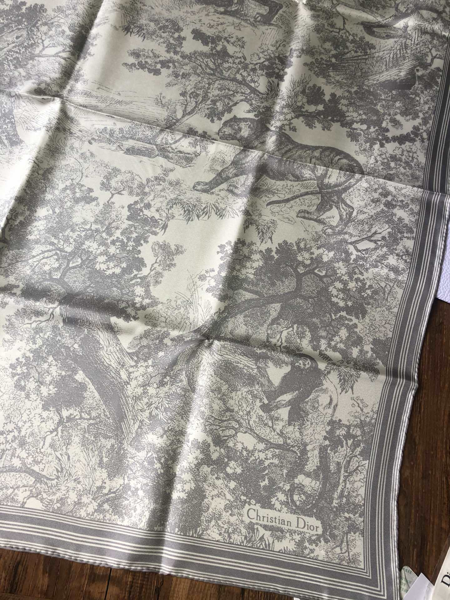 新色灰色美炸的D家丛林动物系列意大利