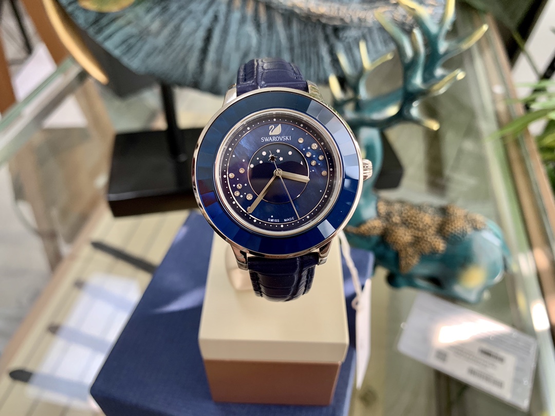 Swarovski Octea Lux系列 月相手表手表 4