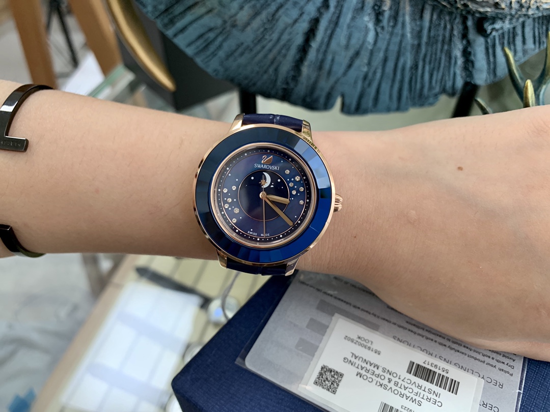 Swarovski Octea Lux系列 月相手表手表 2