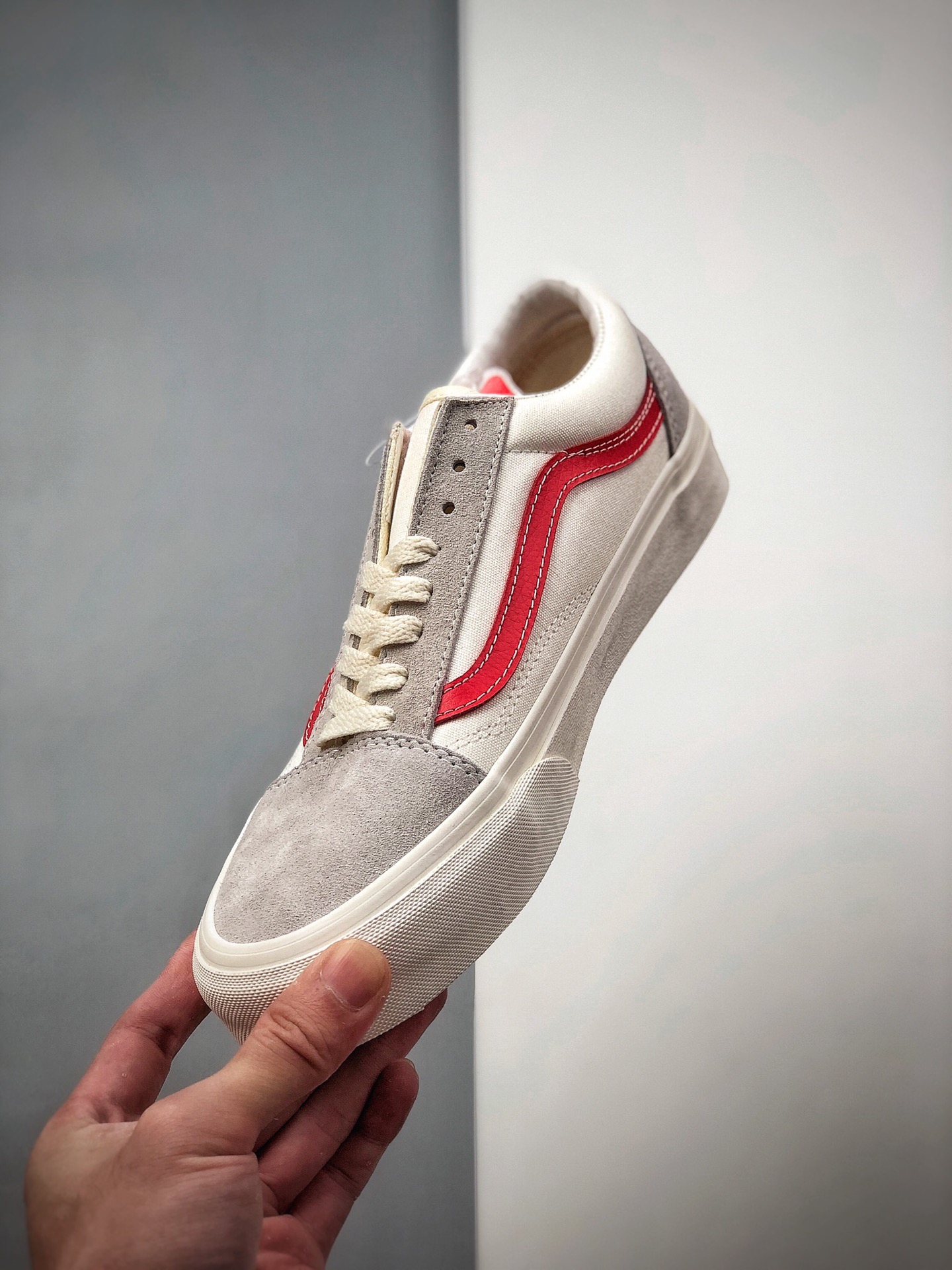 130 权志龙 Vans Old Skool VAULT OG OLD SKOOL LX 17SS 经典低帮 LY11