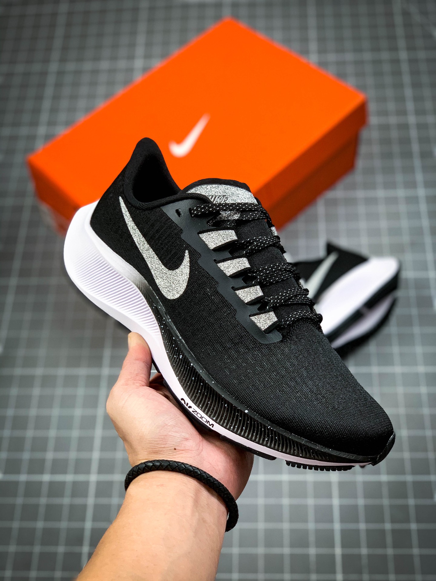 190  耐克Nike Zoom Pegasus 37 登月37 满天星透气缓震疾速跑鞋