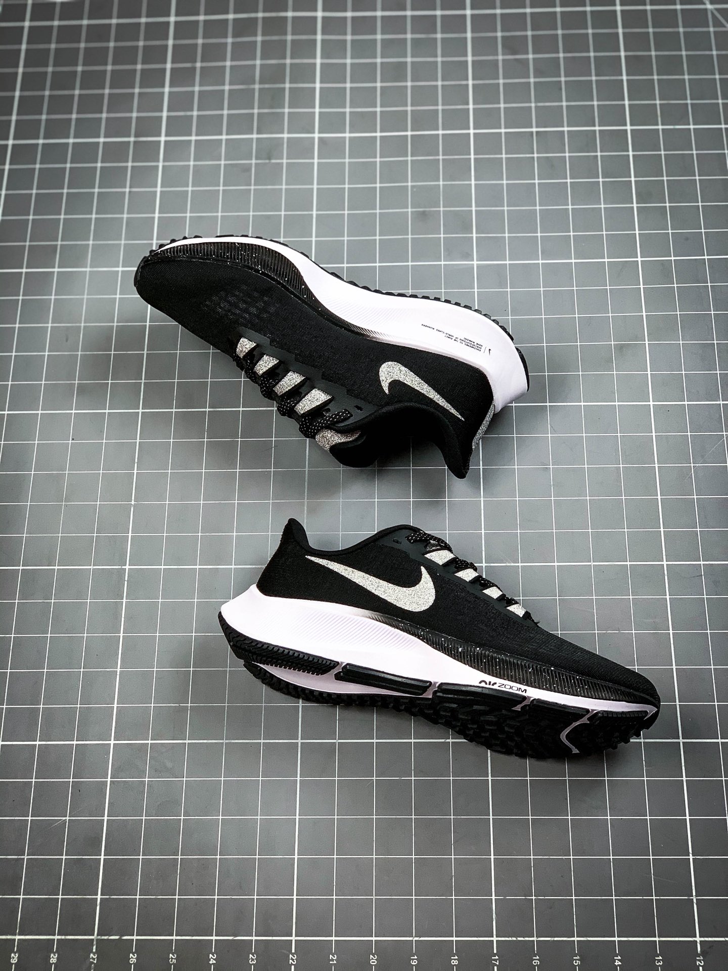 190  耐克Nike Zoom Pegasus 37 登月37 满天星透气缓震疾速跑鞋