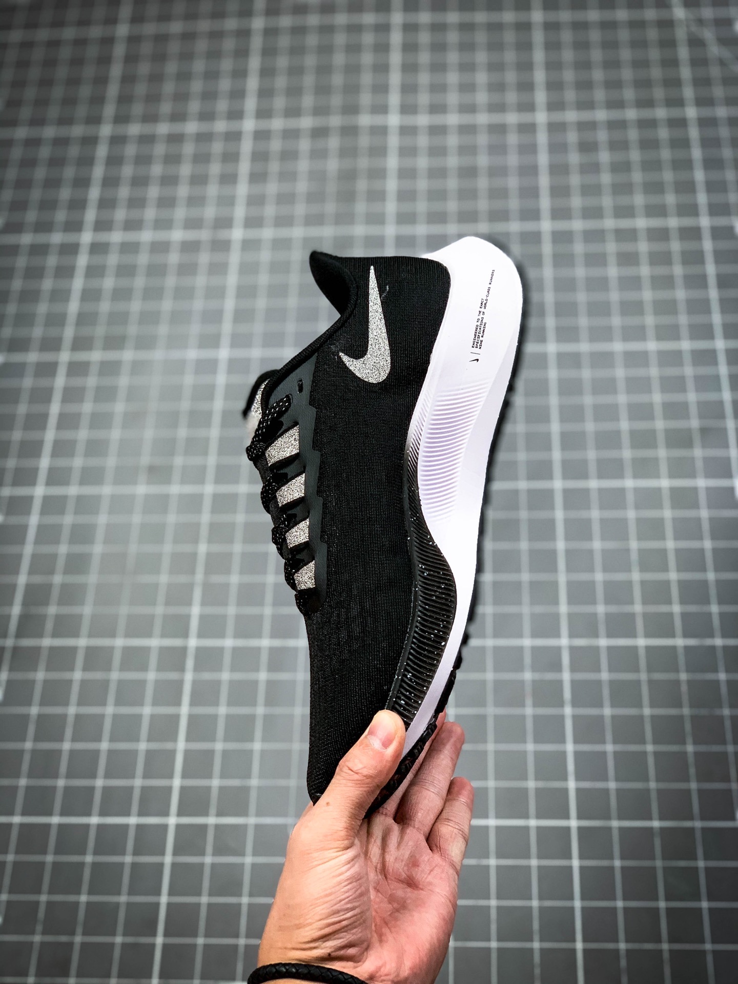 190  耐克Nike Zoom Pegasus 37 登月37 满天星透气缓震疾速跑鞋