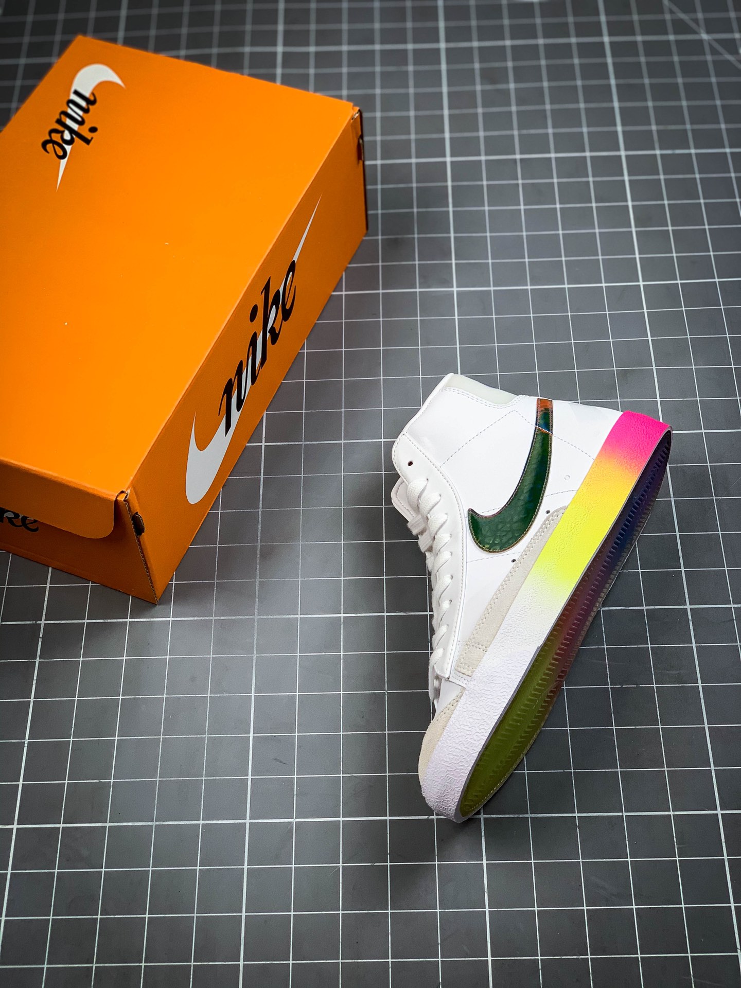 200 Nike Blazer Mid VNTG QS 复古经典中帮开拓者 炫彩 CZ8653-136