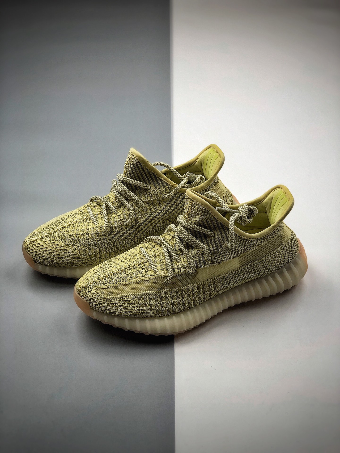 250 Adidas Yeezy 350 Boost V2 丁黄满天星 FV3255