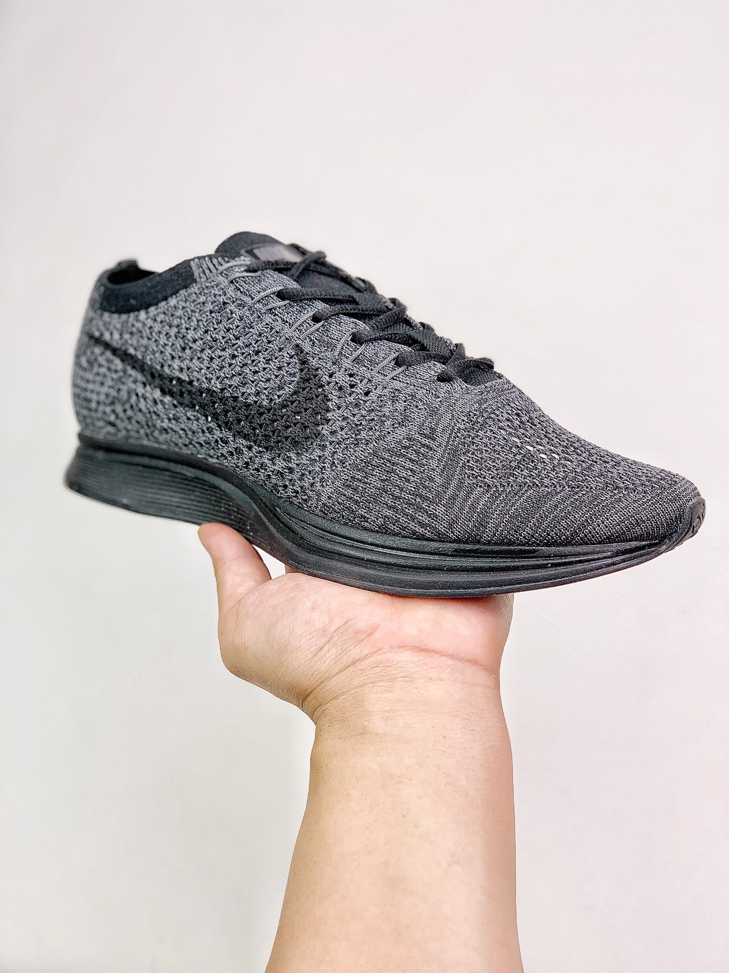 180 Nike Flyknit Racer 轻盈跑鞋