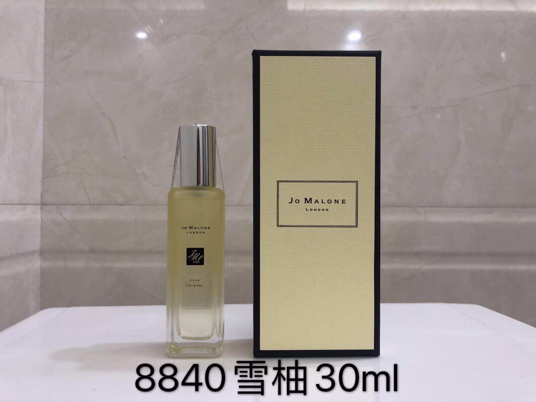 95💰专柜品质 100ml
75💰专柜品质 30ml
2020年限定 祖马龙秘境花园香水100ml -30ml ，四味到齐🔜合欢花，桂花，睡莲，雪柚
