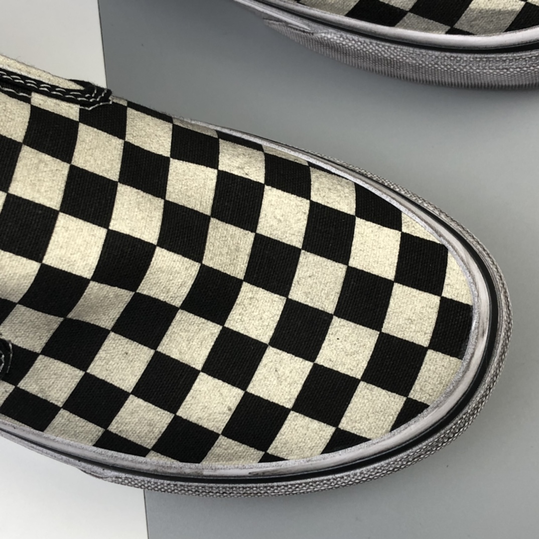 140 Vans Classic Slip-On 懒人棋盘格子做旧板鞋 VA000EYEBWW