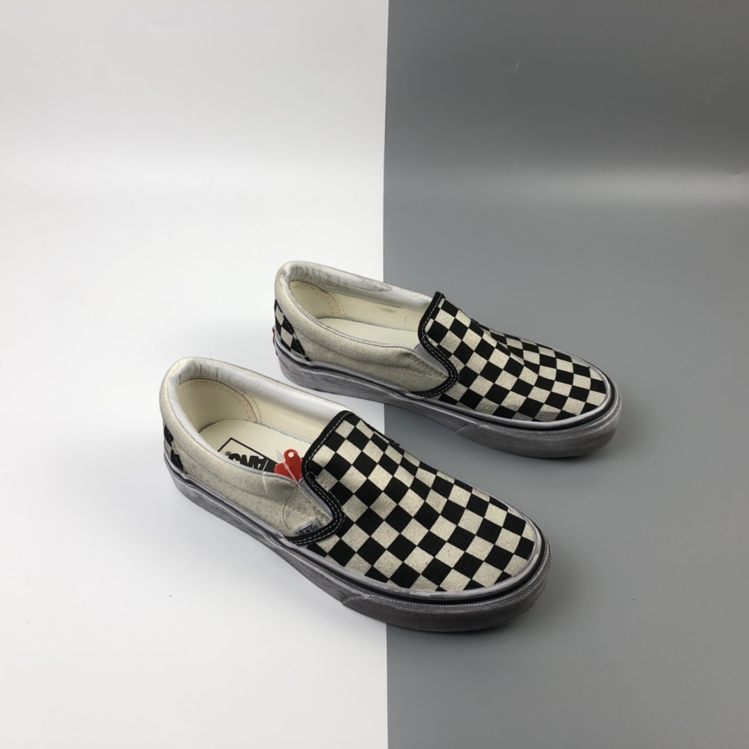 140 Vans Classic Slip-On 懒人棋盘格子做旧板鞋 VA000EYEBWW