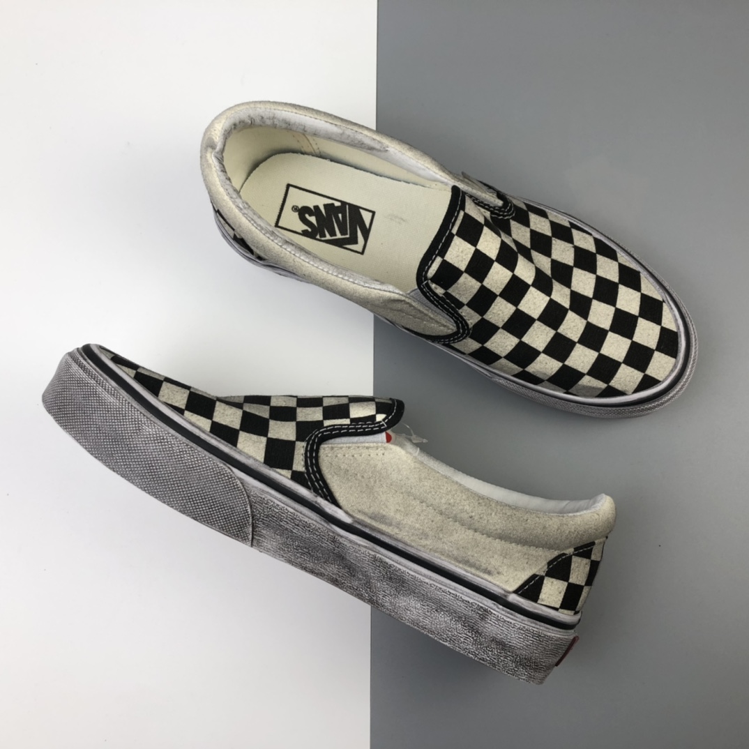 140 Vans Classic Slip-On 懒人棋盘格子做旧板鞋 VA000EYEBWW