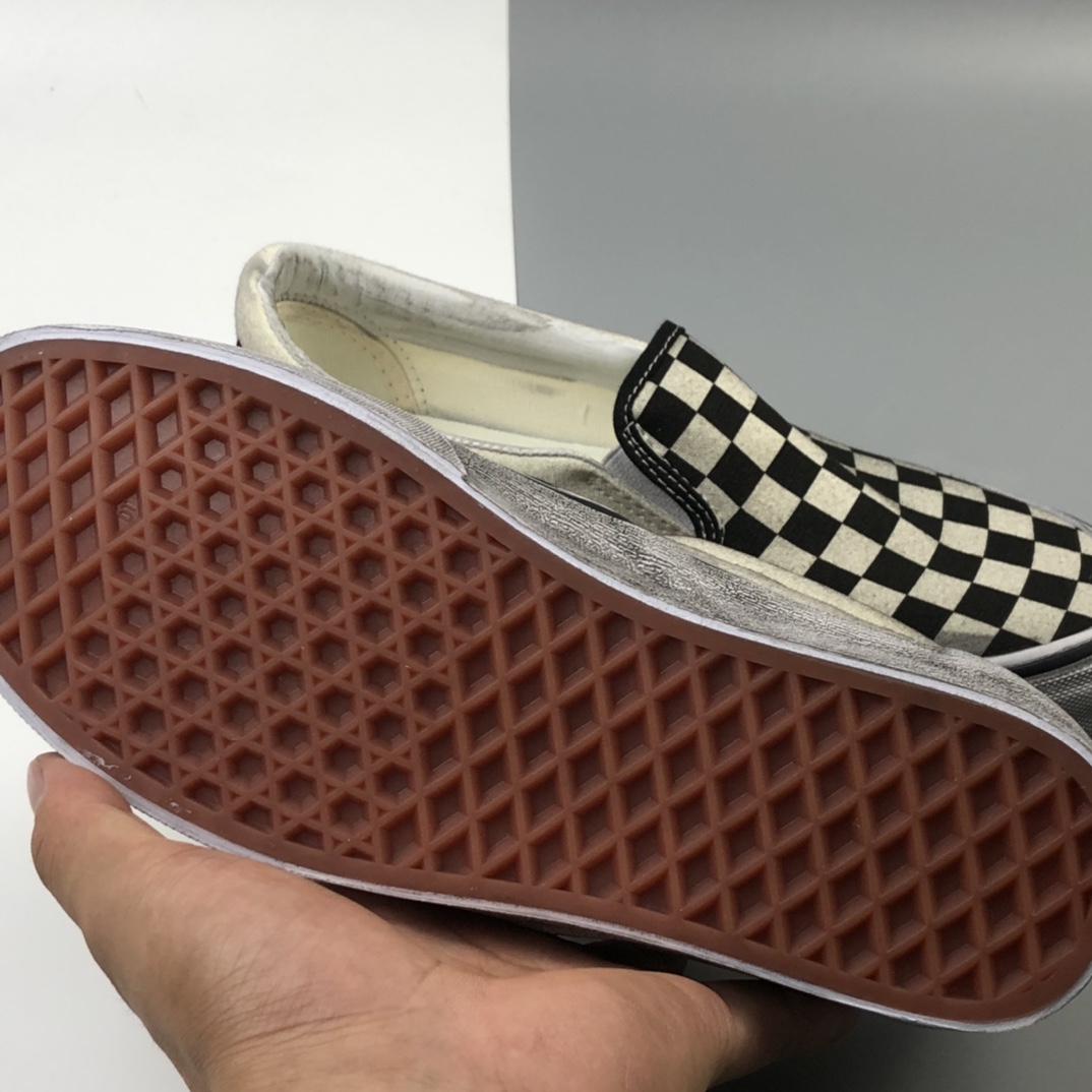 140 Vans Classic Slip-On 懒人棋盘格子做旧板鞋 VA000EYEBWW